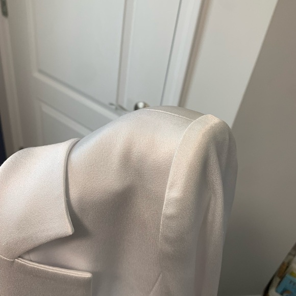 ALICE + OLIVIA Myra Notch Lapel Blazer Romper - Picture 14 of 16